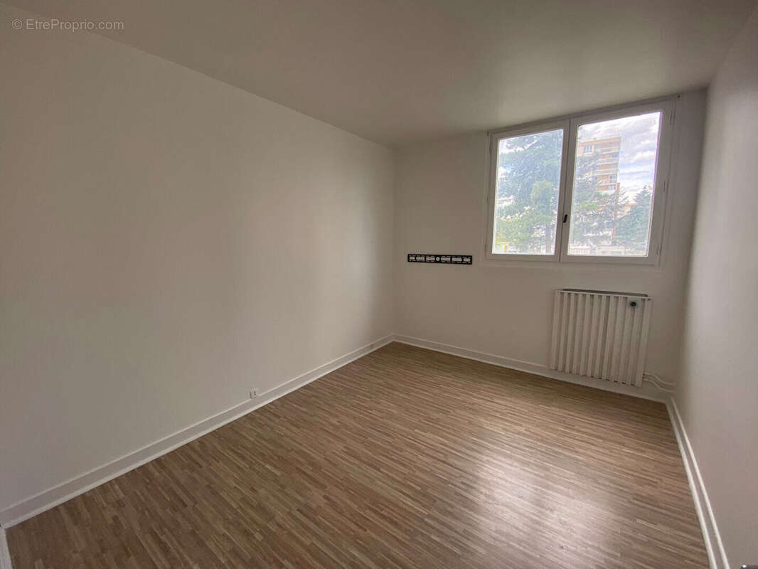 Appartement à CHILLY-MAZARIN