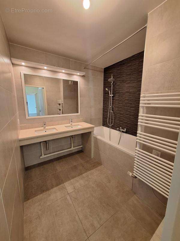 Appartement à LEVALLOIS-PERRET