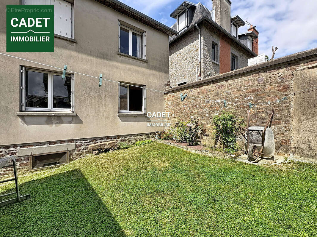 Maison 135 m² à La Haye-Pesnel  - photo 5