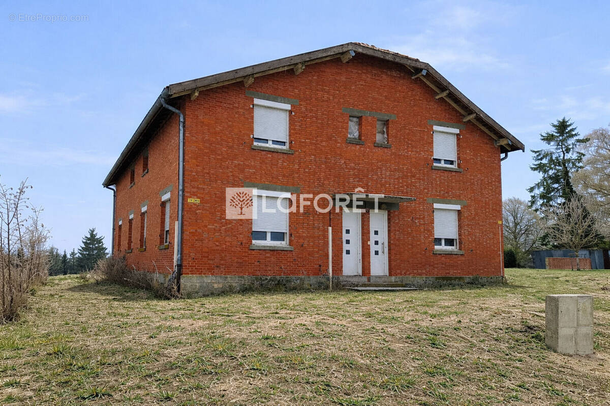 Maison à LA CHAPELLE-FELCOURT