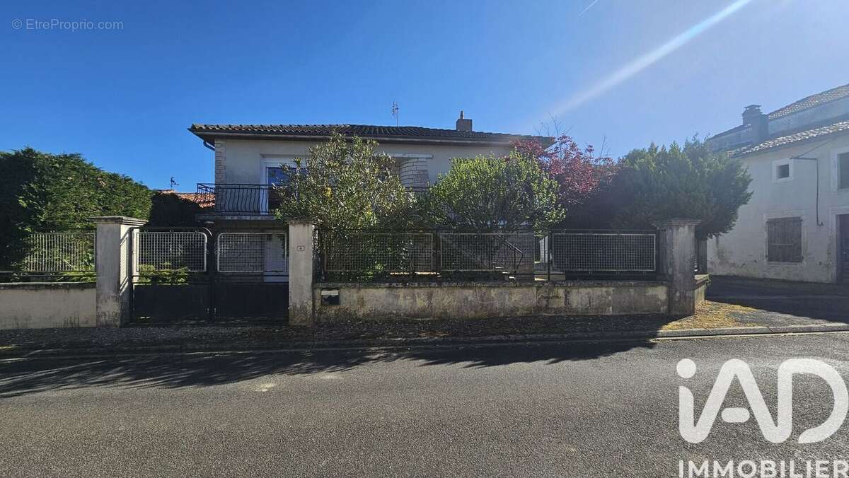 Maison 115 m² à Juille  - photo 2