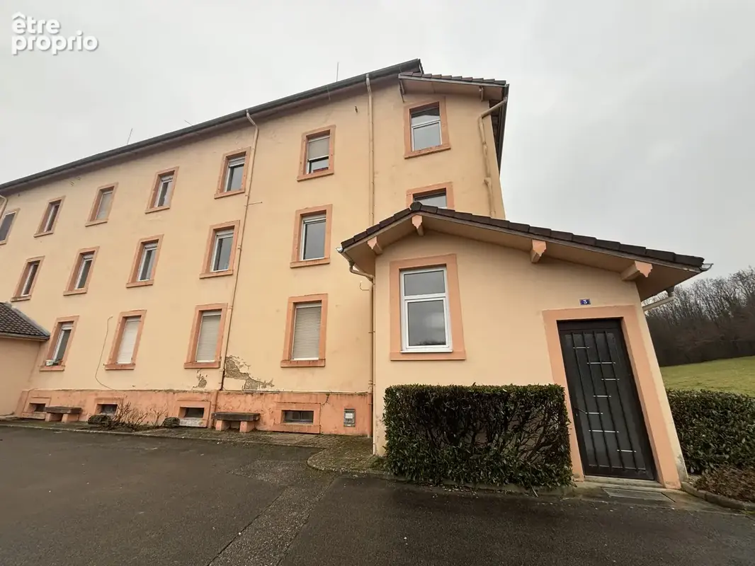 Appartement à DAMPIERRE-LES-BOIS