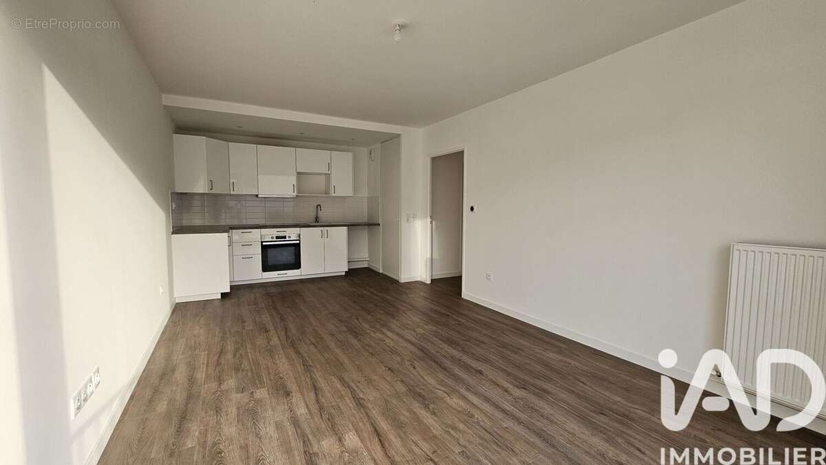 Photo 2 - Appartement à MORAINVILLIERS