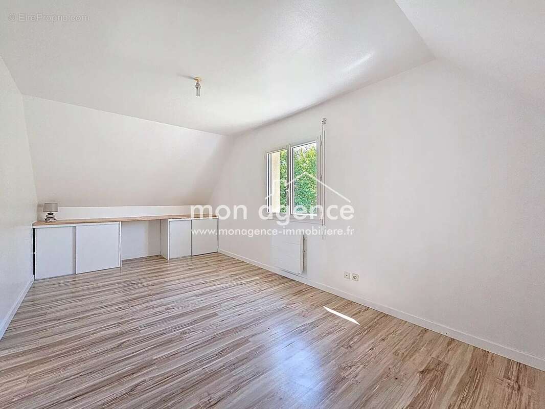 Maison à LA NEUVILLE-CHANT-D&#039;OISEL