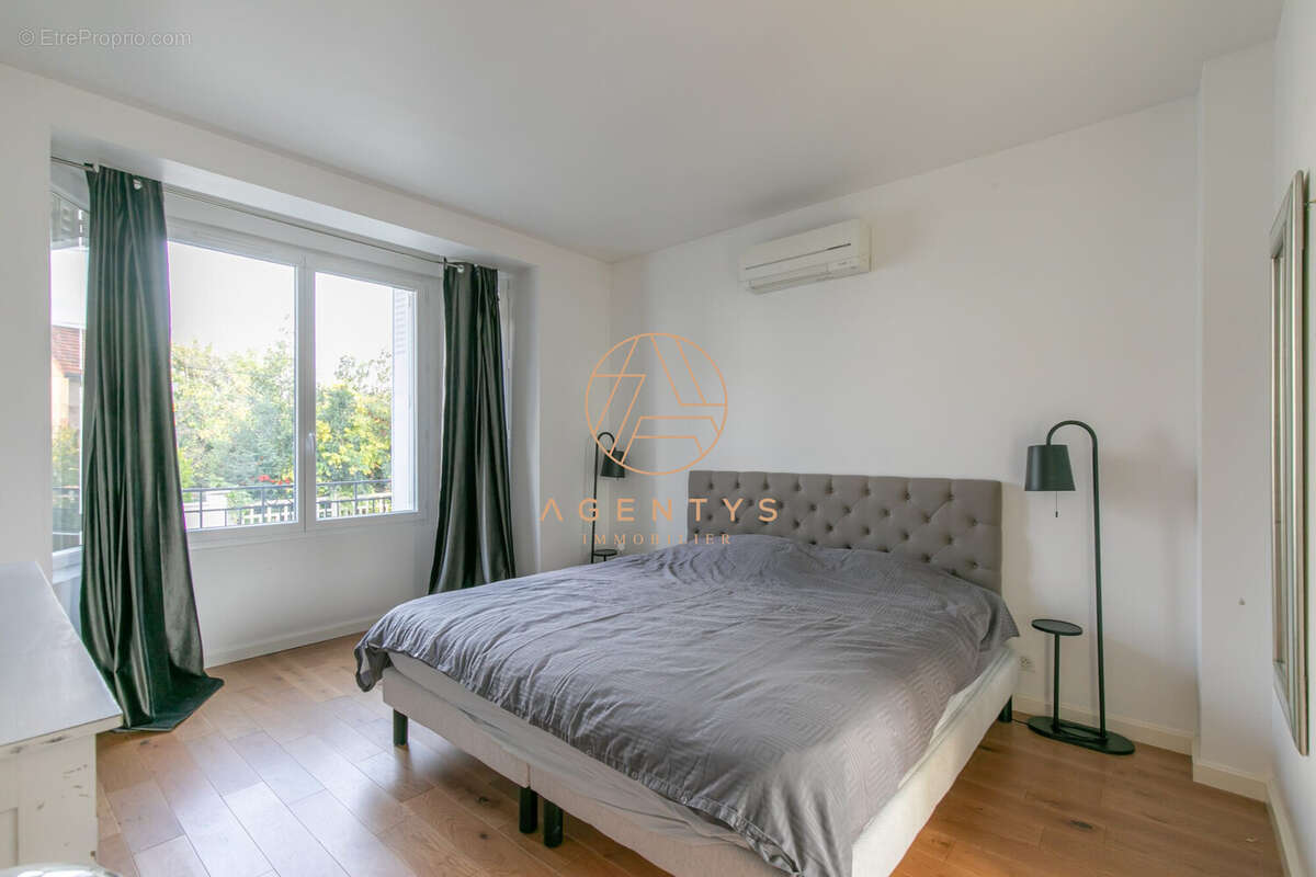 Maison à SAINT-MAUR-DES-FOSSES