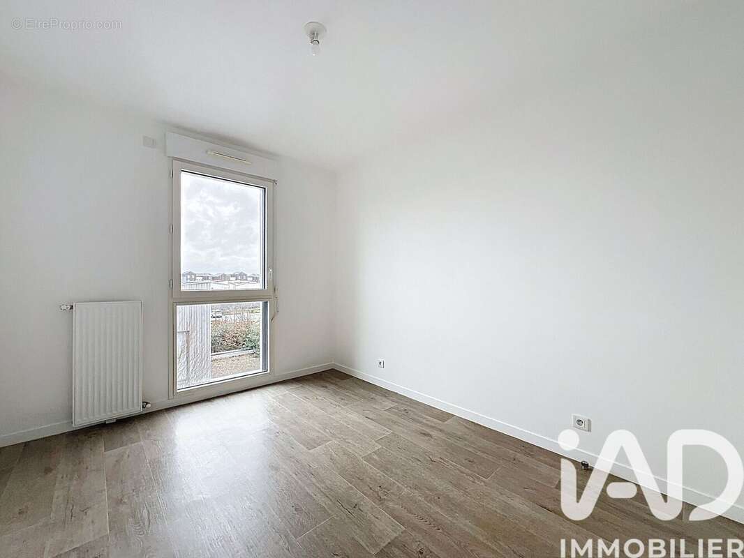 Photo 5 - Appartement à BUSSY-SAINT-GEORGES