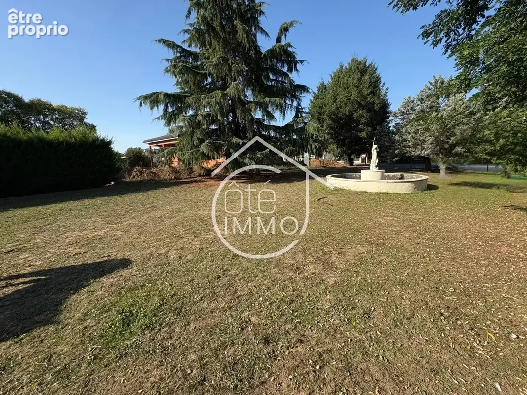 PRIGONRIEUX : Maison 14 pièces de 253m² avec jardin - photo 12