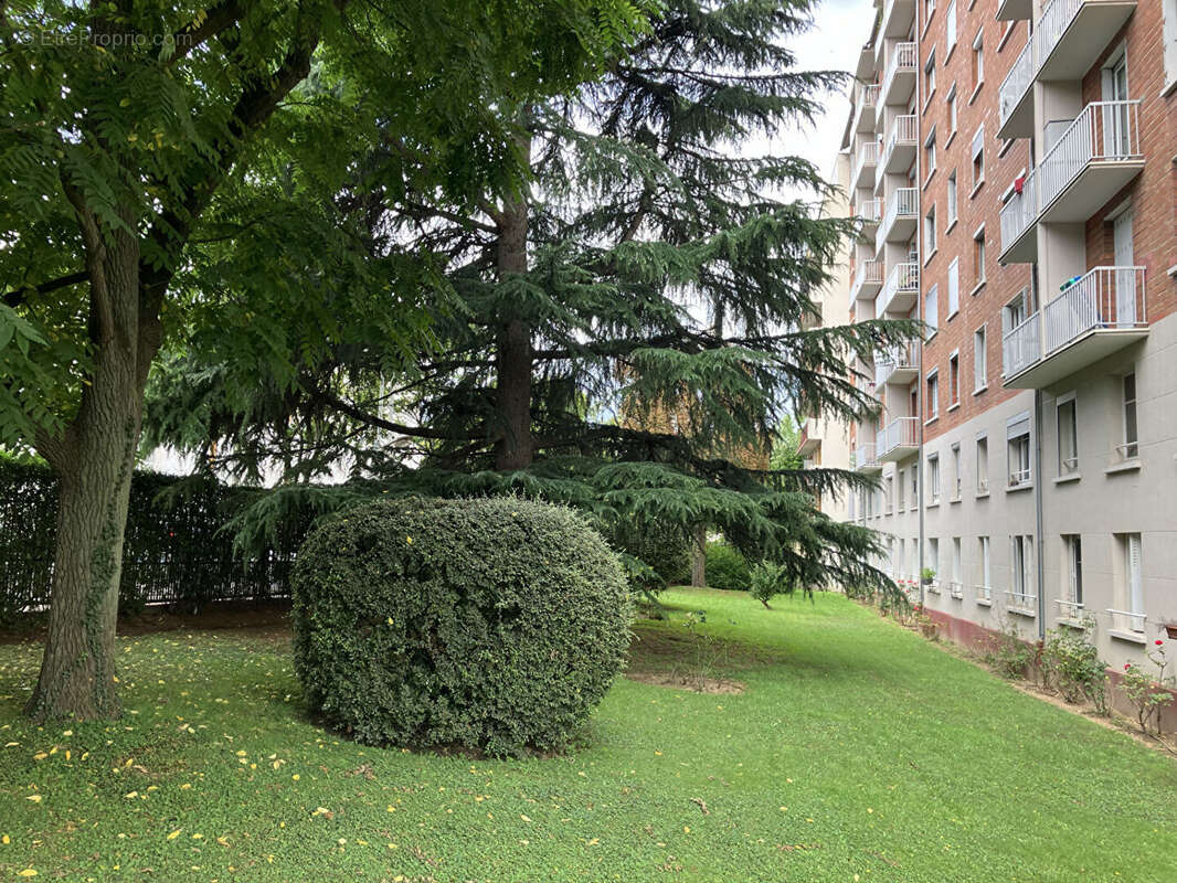 Appartement à MONTROUGE
