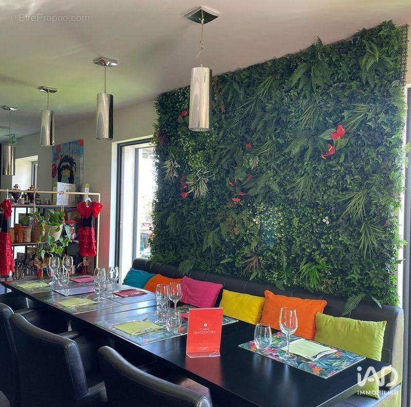 Photo 5 - Commerce à ROBION