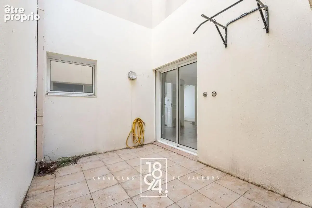 Appartement  Cassis  128 m2  Garage  stationnement - photo 9