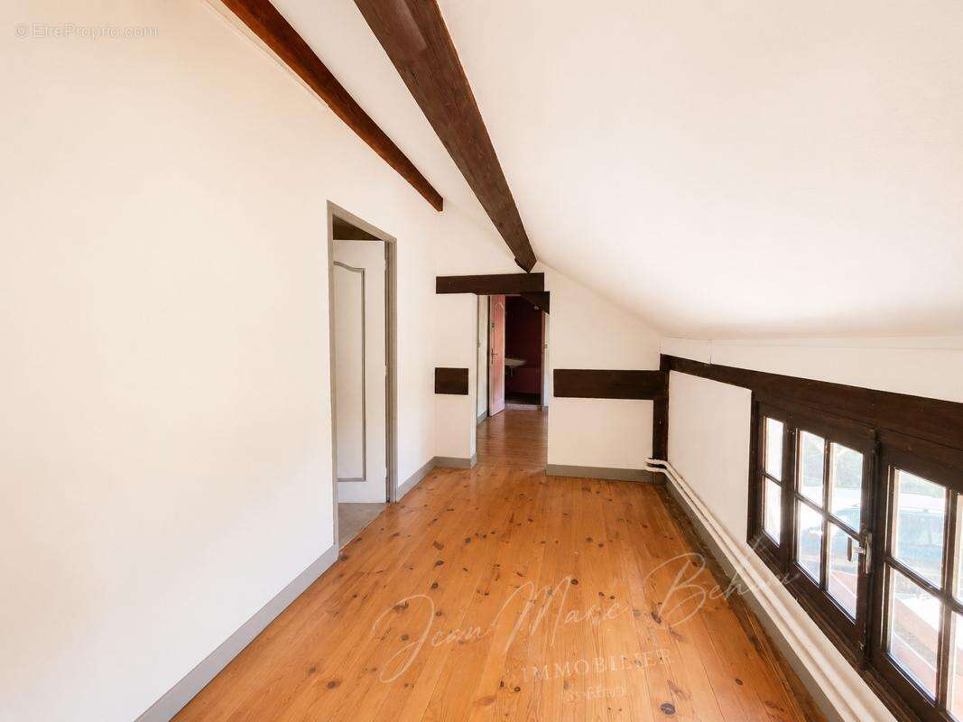 Maison à HOUDAN