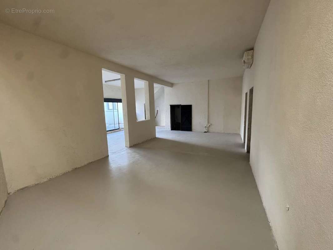 Commerce à MARSEILLE-12E