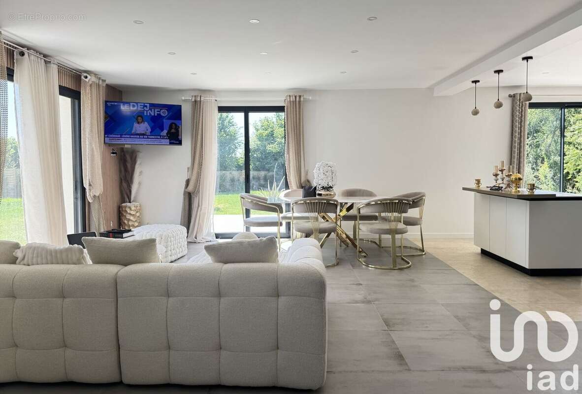 Photo 3 - Maison à HOUDAN