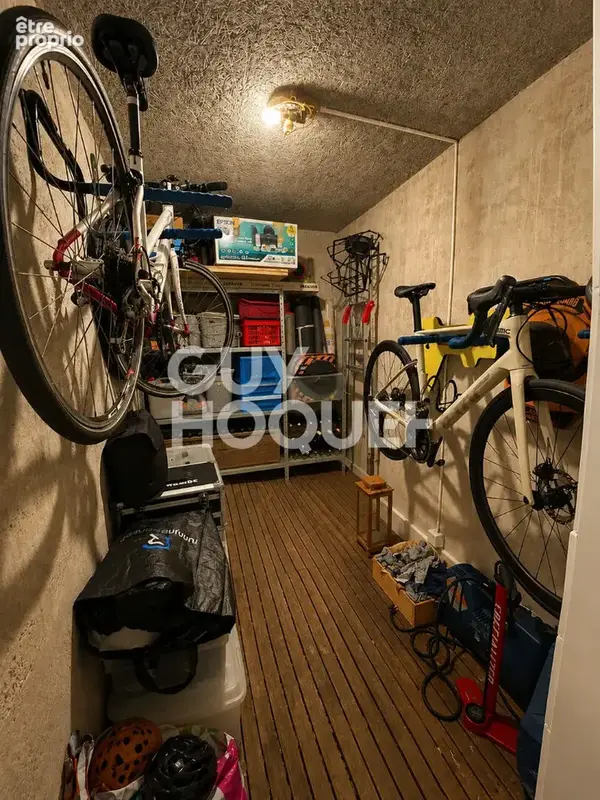 BESANÇON - Appartement T3 de 81 m²  Balcon avec vue sur le Doubs - Calme - Parking - Proche Boucle - photo 10