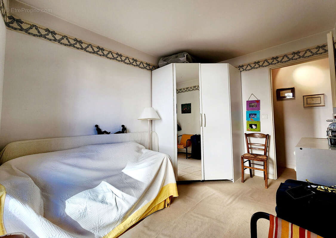 Appartement à LA GARENNE-COLOMBES