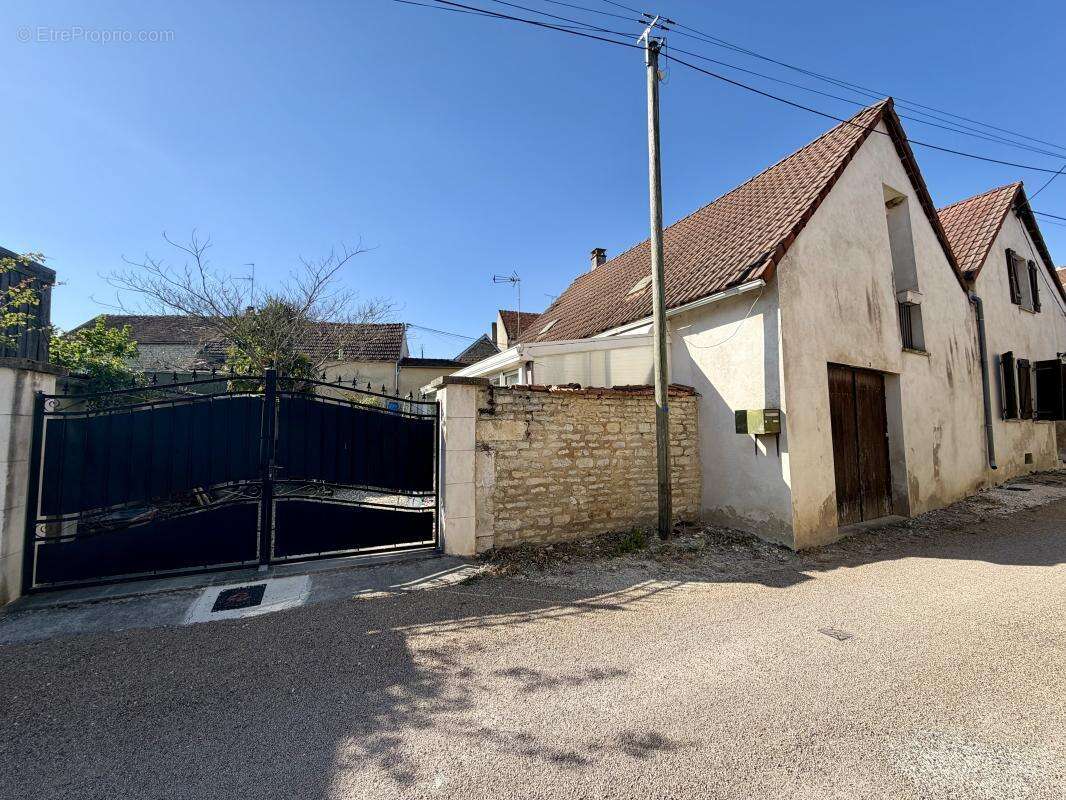 Maison à SAINT-BRIS-LE-VINEUX