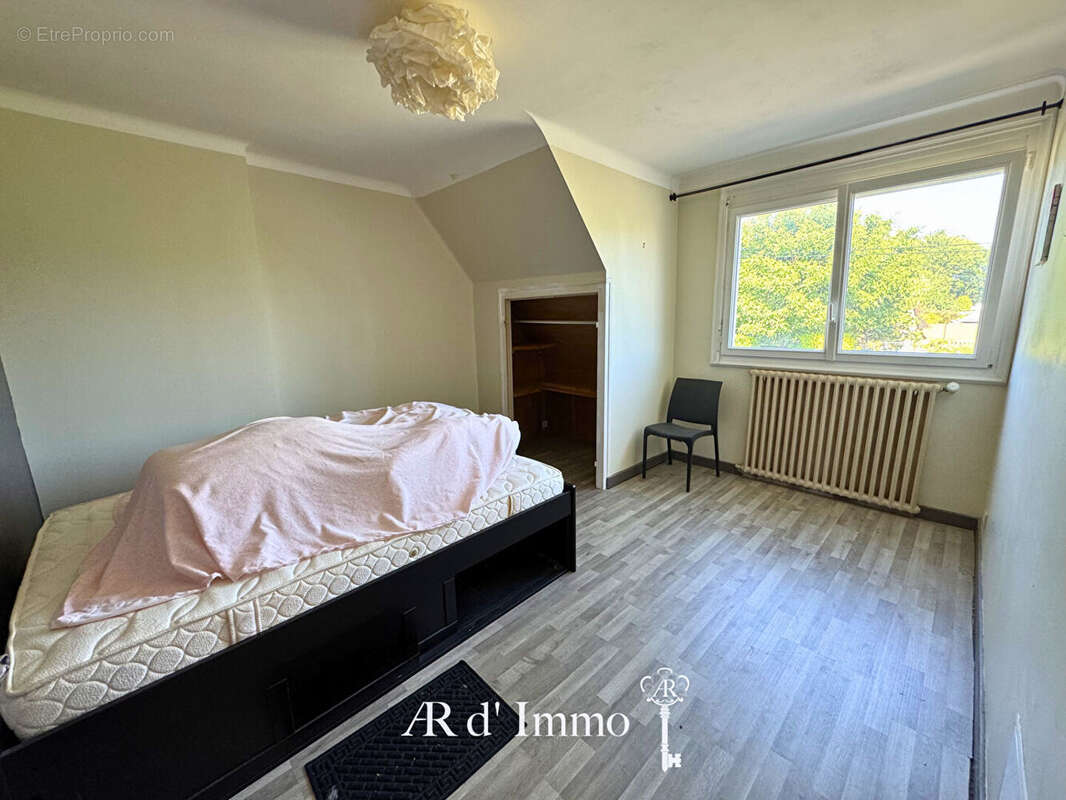 Maison rénovée 5 chambres sur grand terrain et sous-sol - photo 10