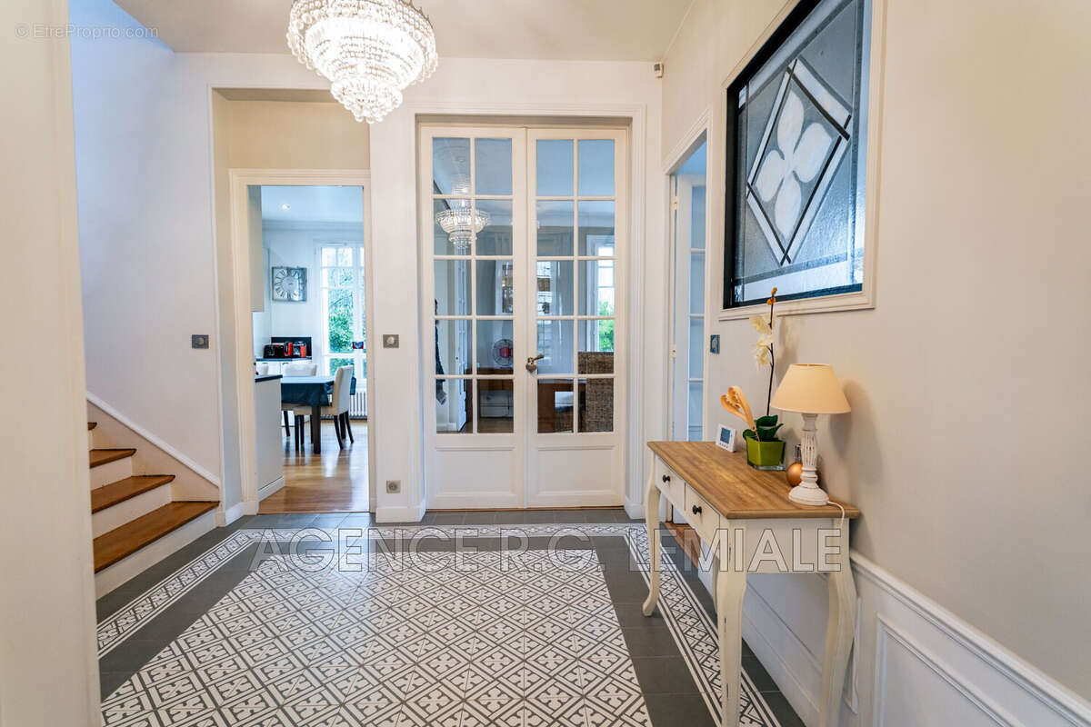 Maison à PARIS-14E