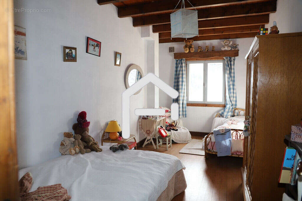 Maison à LES CABANNES