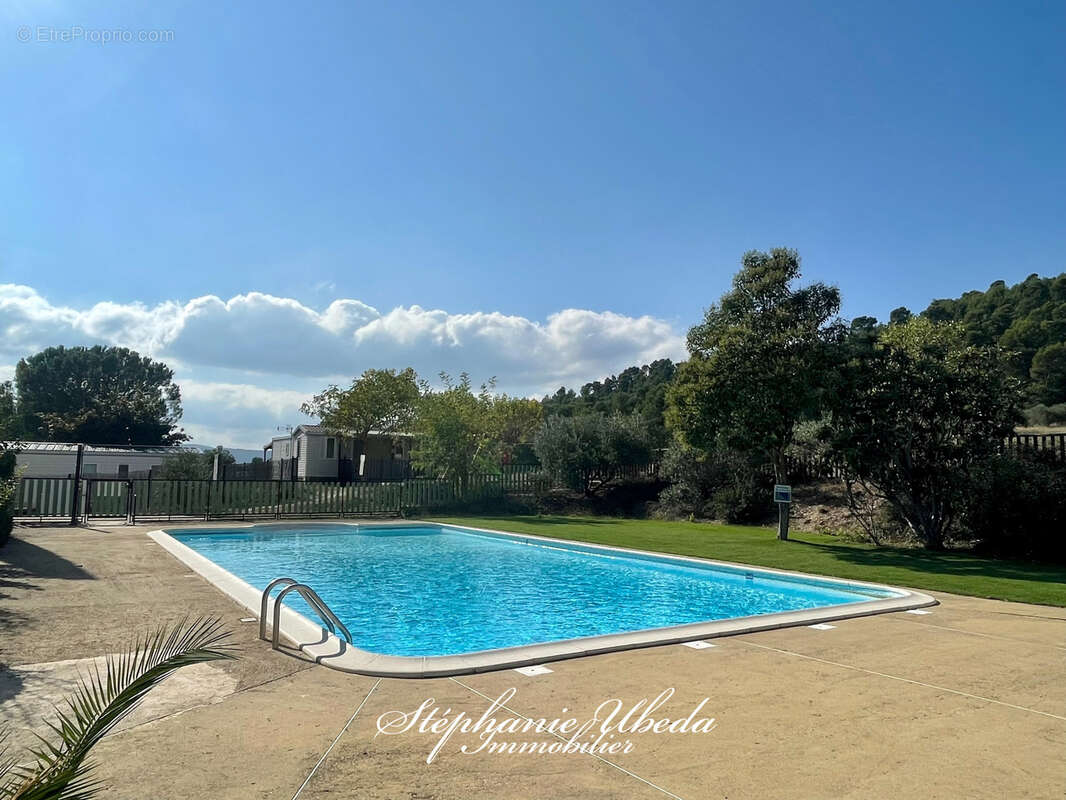 Commerce à VILLELAURE