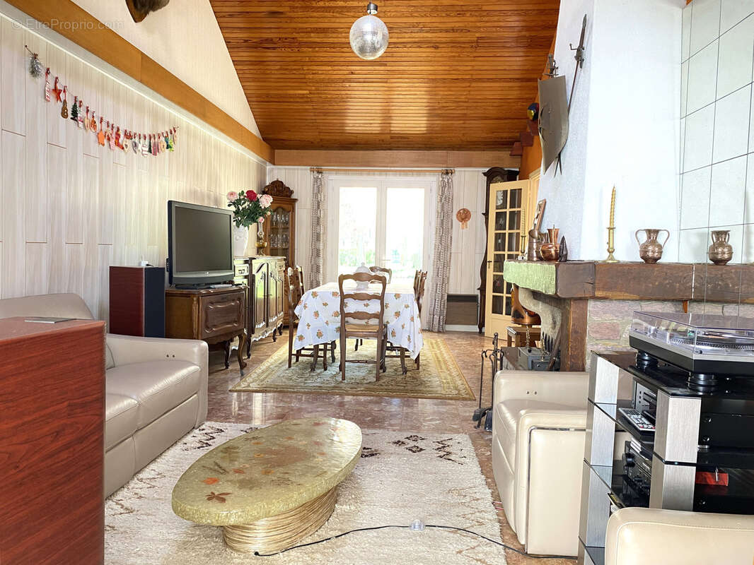 Maison à BAZOCHES-SUR-LE-BETZ