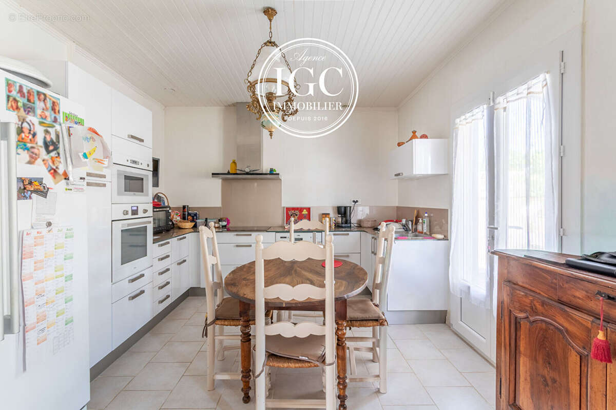 MAISON T3 + DEPENDANCE T1 - 126 m² sur parcelle de 311m² -- MARIGNANE - photo 5