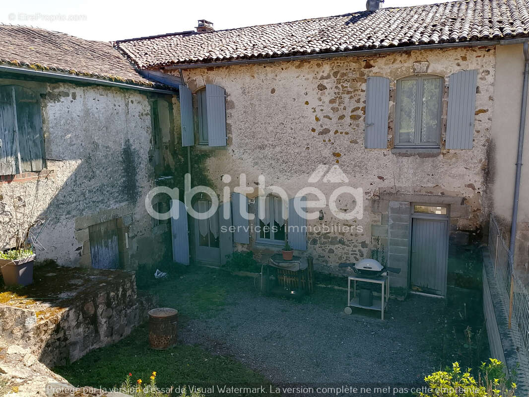 Maison à CONFOLENS
