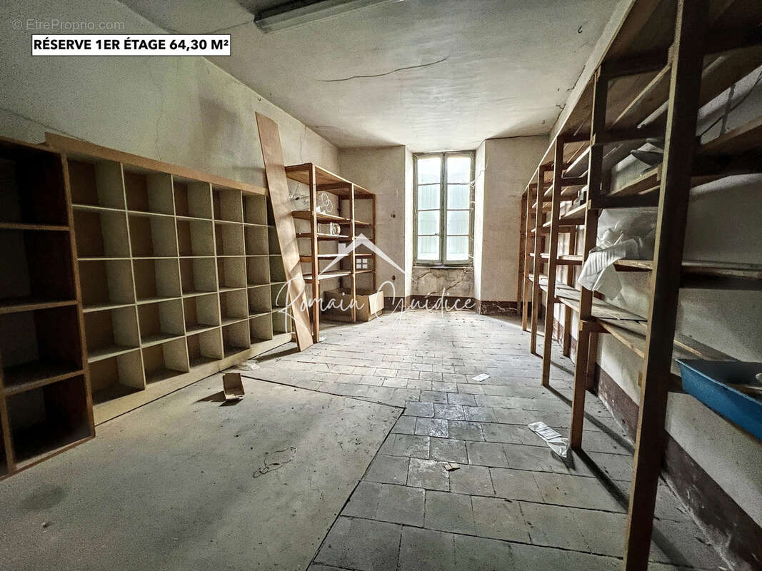 Immeuble de rapport de 321 m2 avec local commercial hypercentre - photo 5
