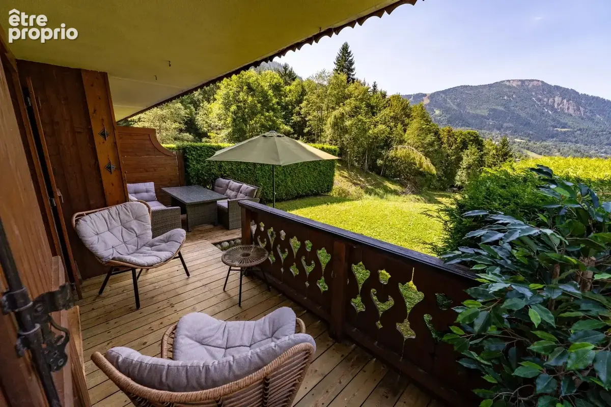 LES HOUCHES - Appartement 3 chambres avec jardin - photo 2