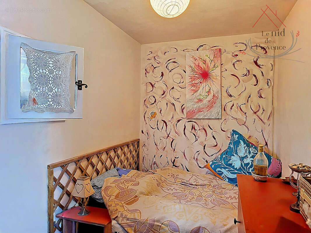 Appartement à FONTAINE-DE-VAUCLUSE