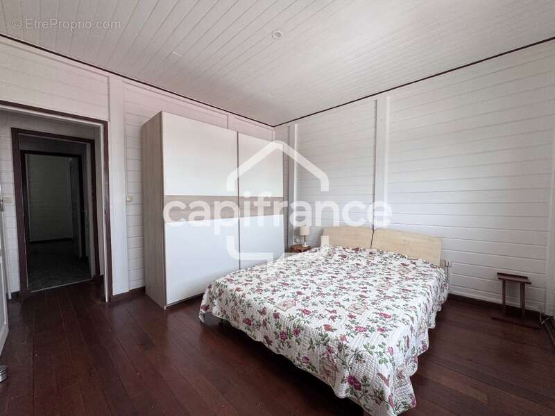 Maison à LES ABYMES