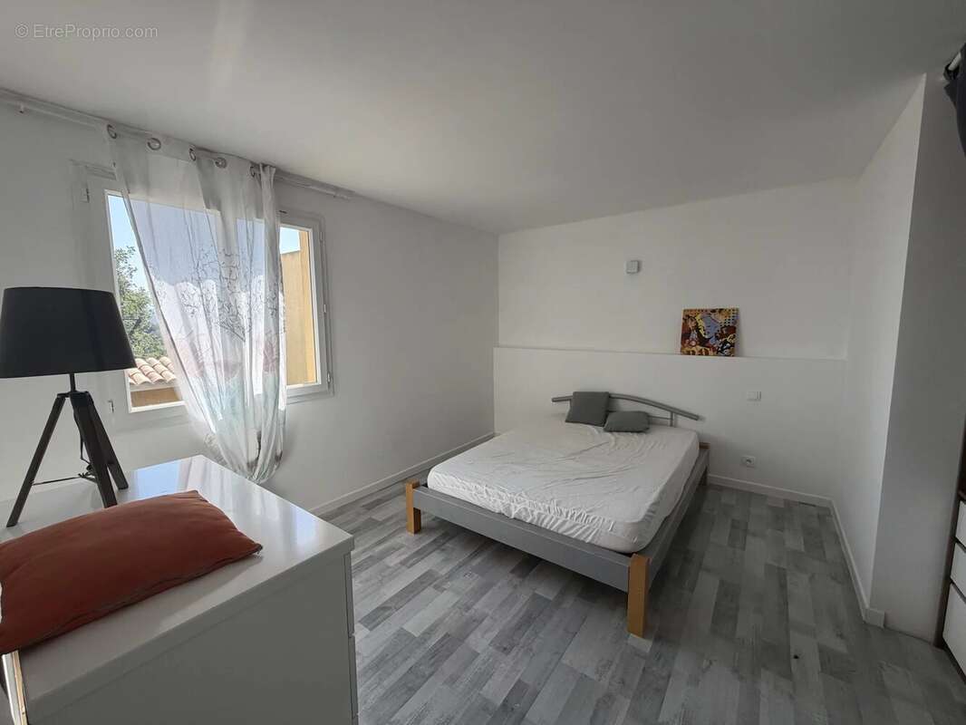Maison à BERRE-LES-ALPES