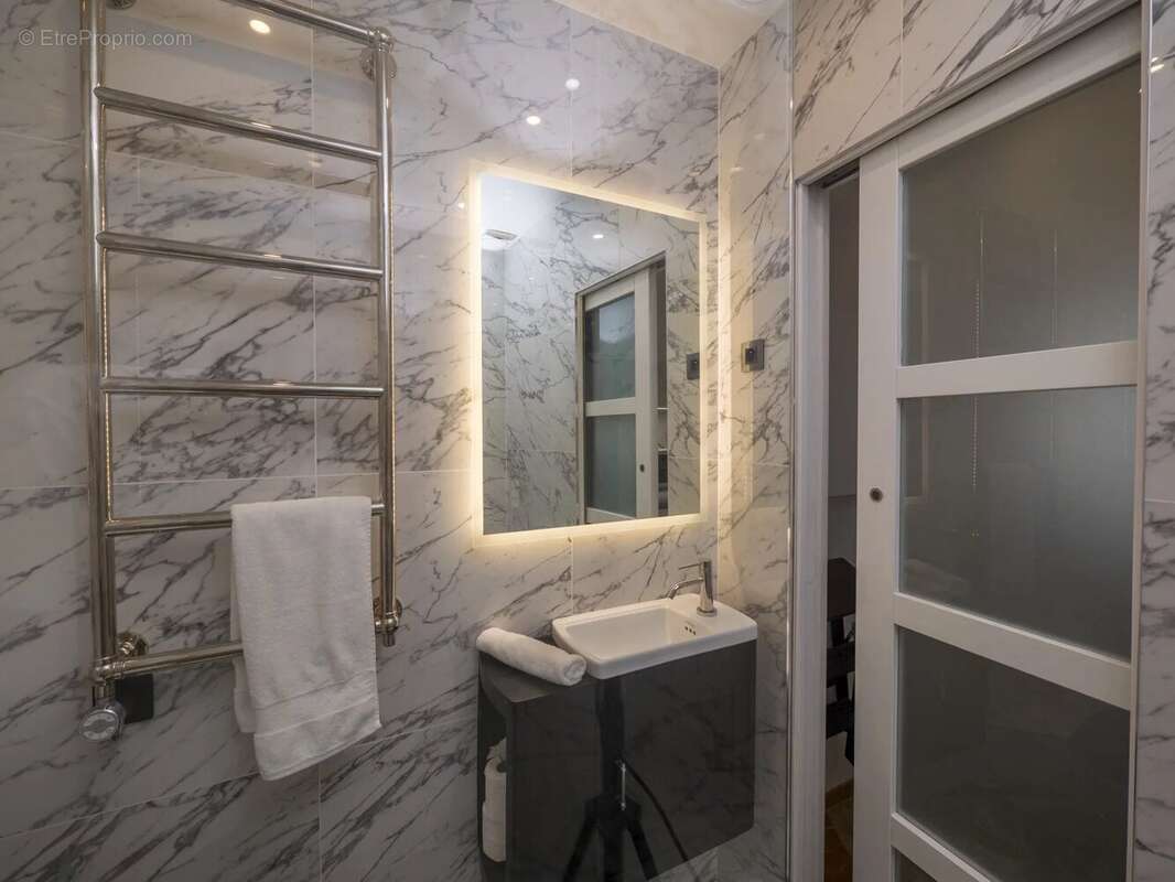 Appartement à PARIS-3E