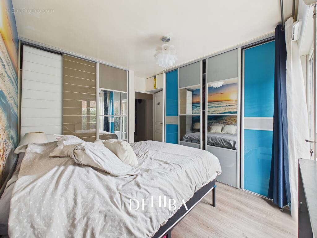 Appartement à LES PAVILLONS-SOUS-BOIS
