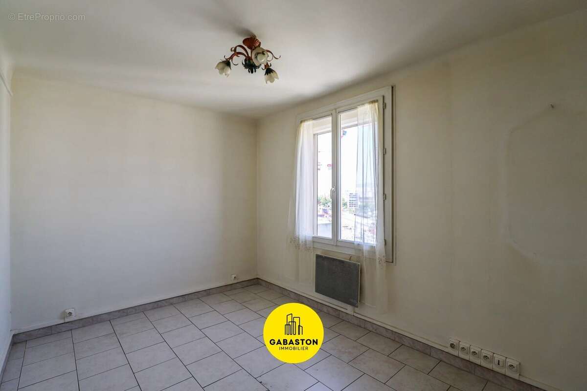 Appartement 59 m² à Marseille-8e  - photo 4