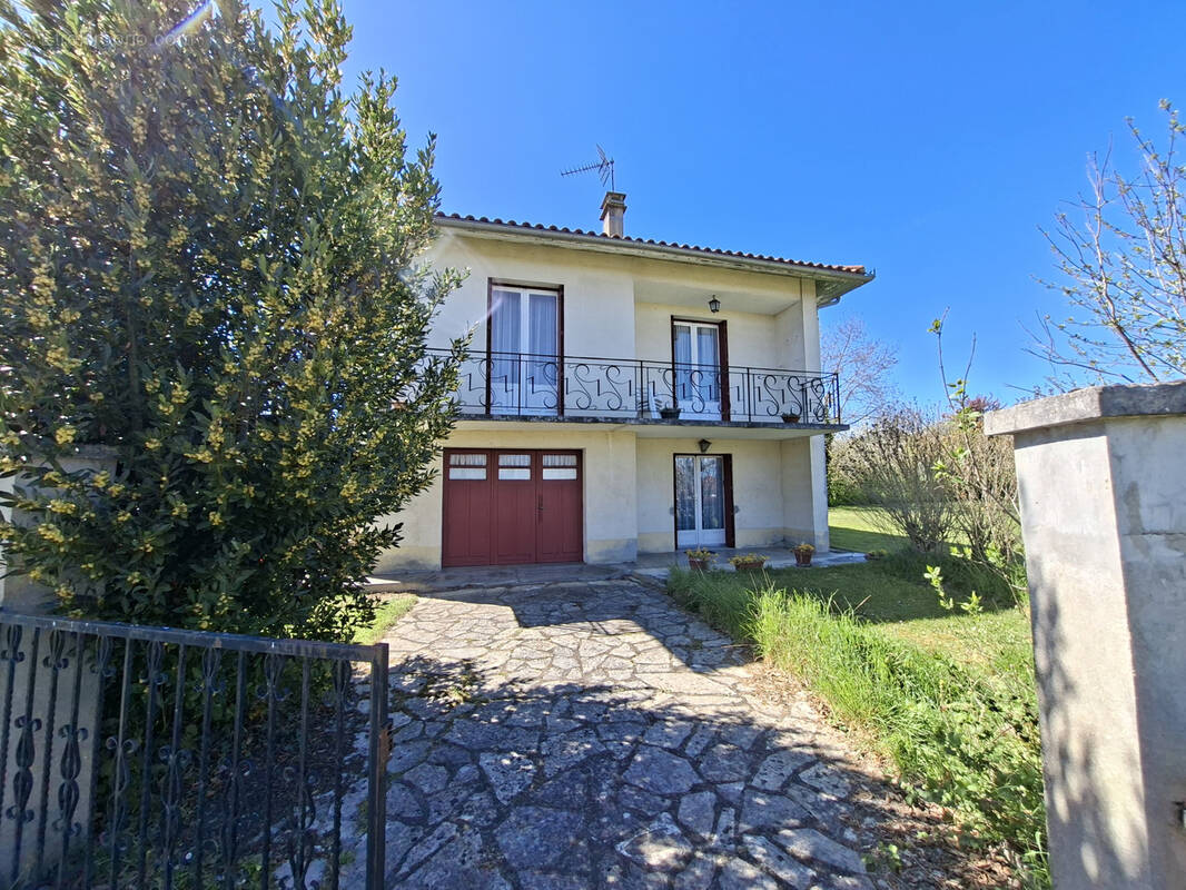 Maison à MIRANDE