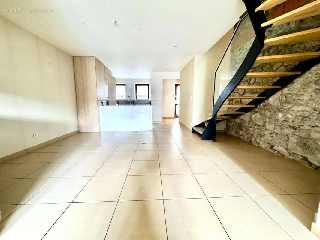 salon (2) - Appartement à VIRY