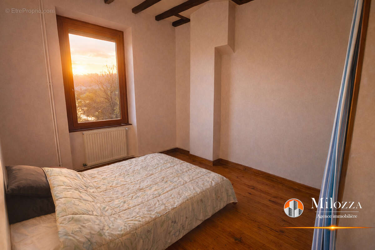 Appartement à NIVOLAS-VERMELLE