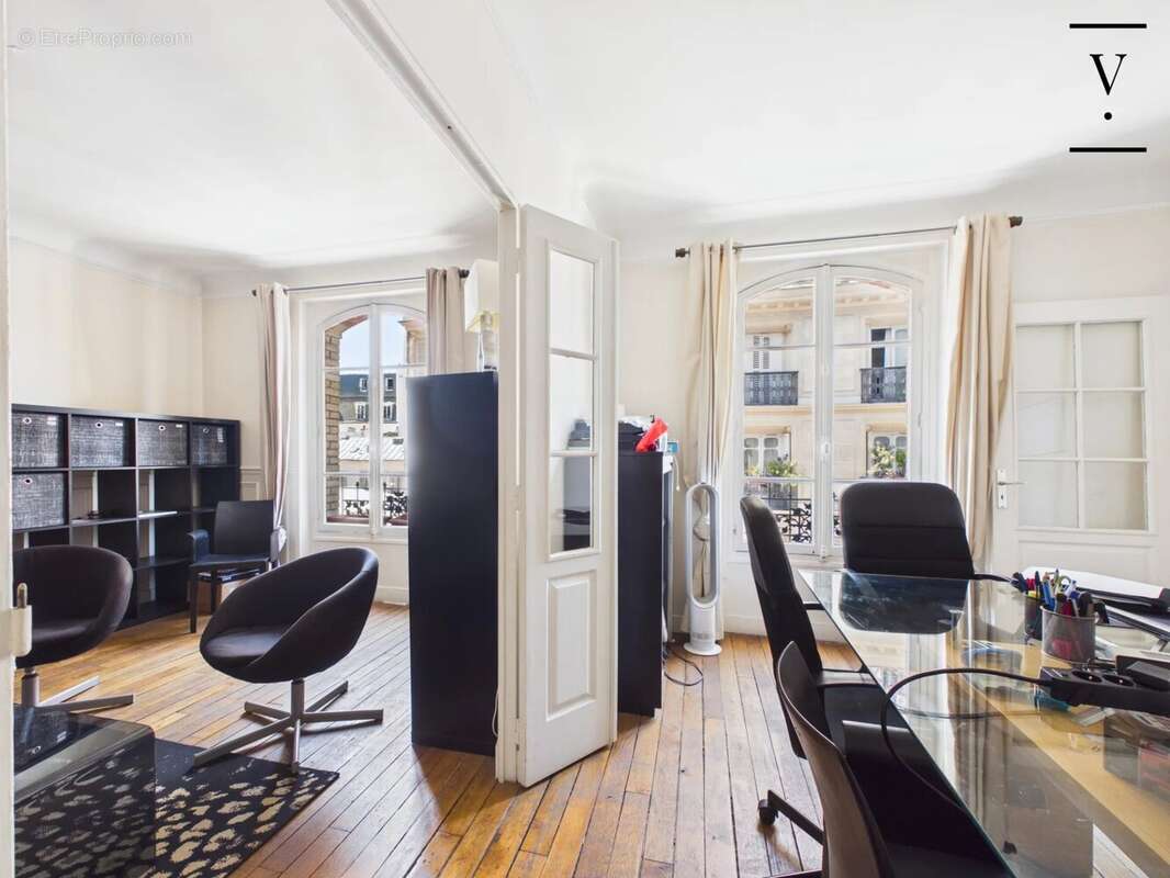 Paris IIIe - Quartier des Enfants Rouges - 3P - Etage élevé avec ascenseur - photo 7
