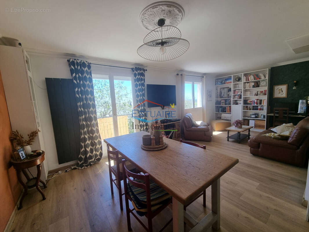 Maison 86 m² à Saint-Etienne-De-Montluc  - photo 2