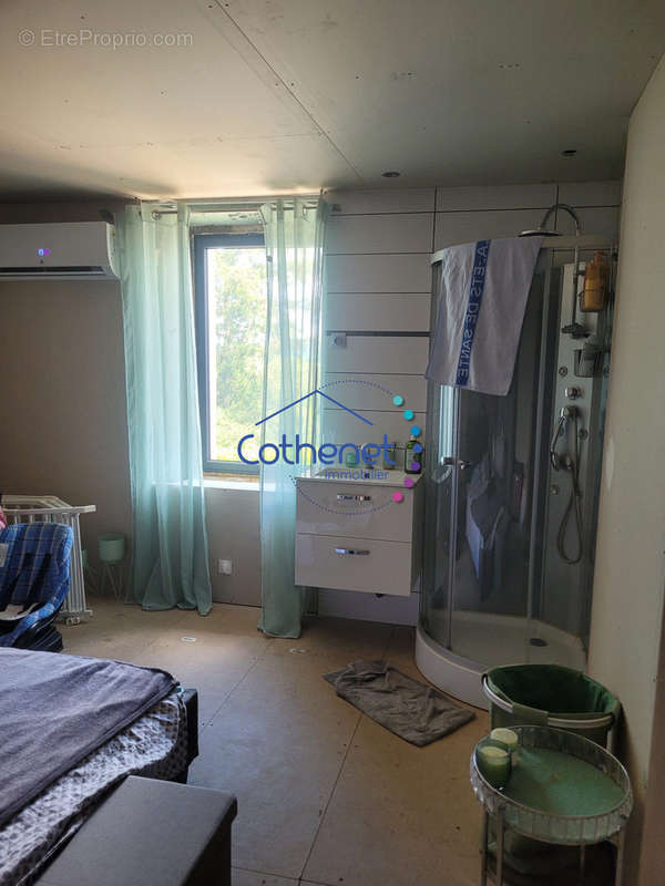 Maison à BOURG-LE-COMTE