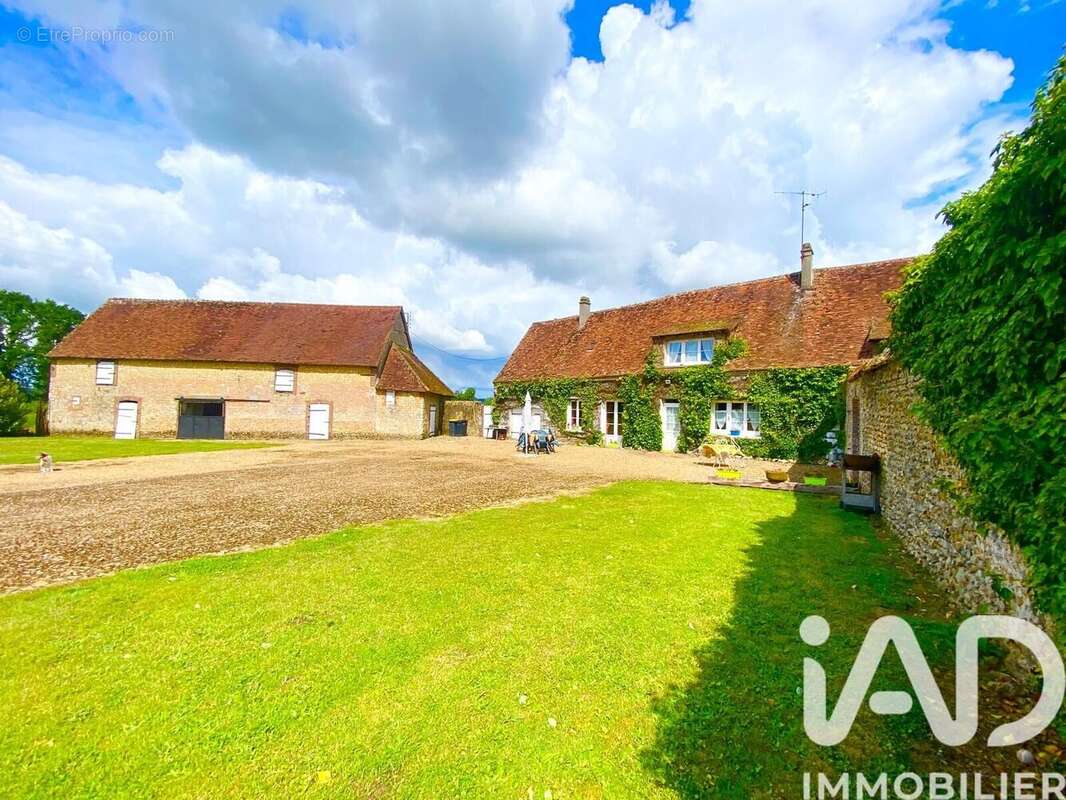 Maison 132 m² à Saint-Victor-De-Buthon  - photo 3