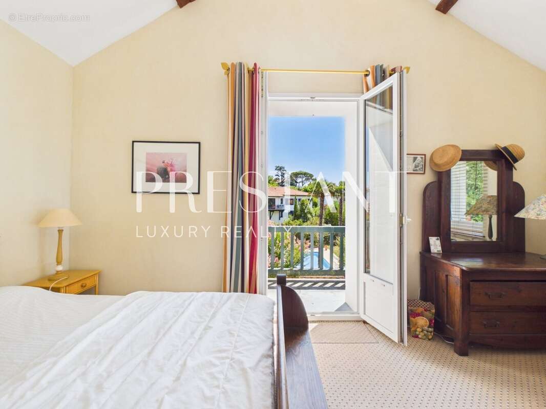 Maison de ville avec extérieur - photo 16