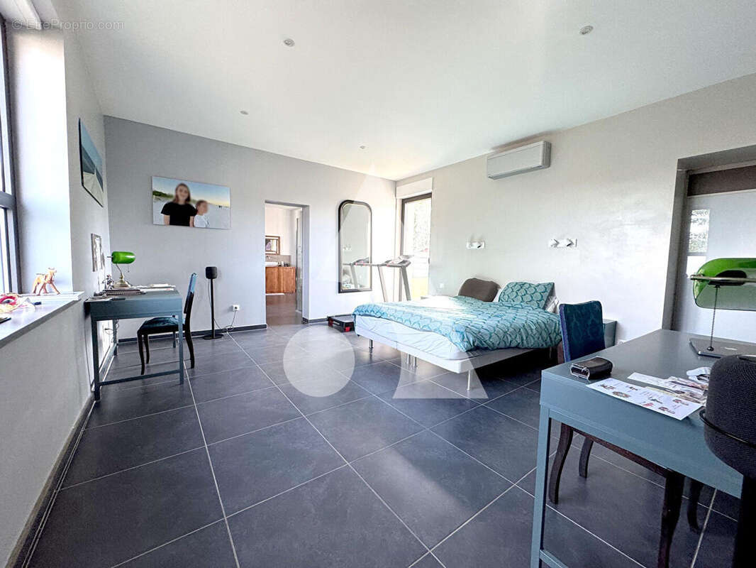 Maison à VIEUX-CONDE