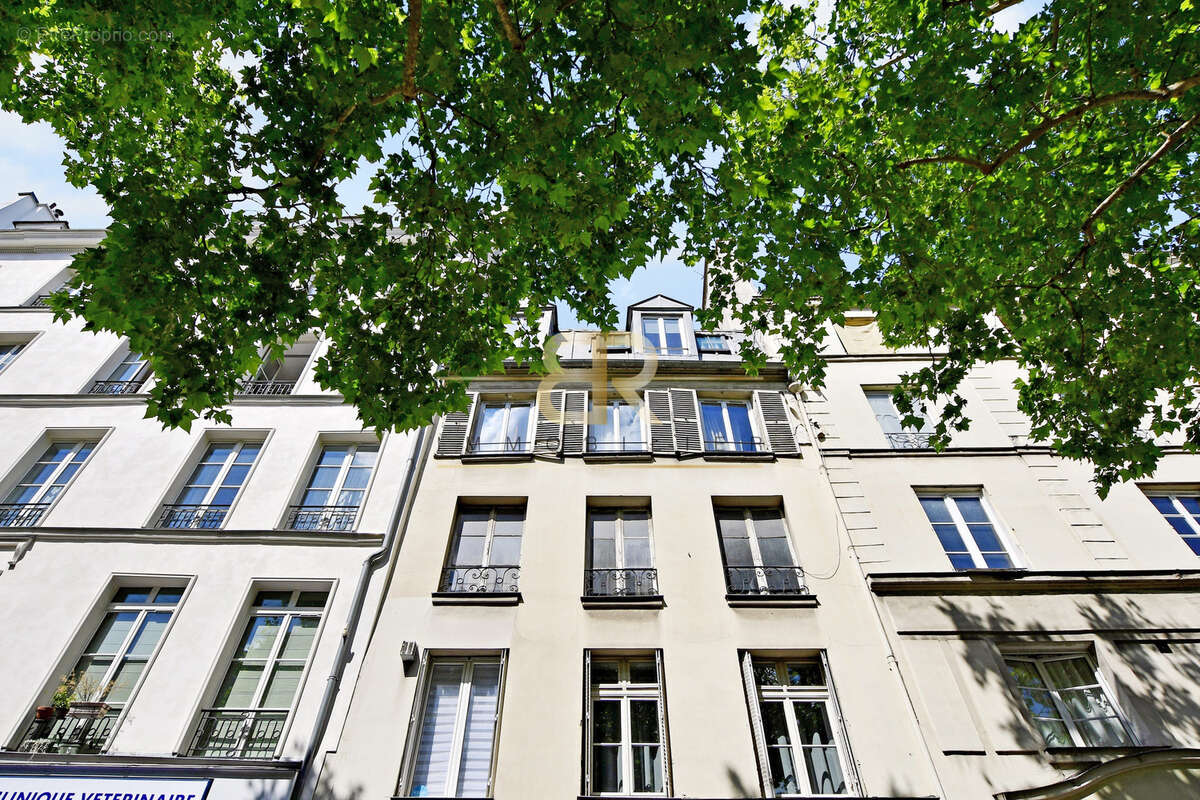 Appartement à PARIS-3E