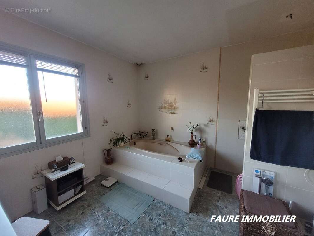 Maison à MONTALIEU-VERCIEU
