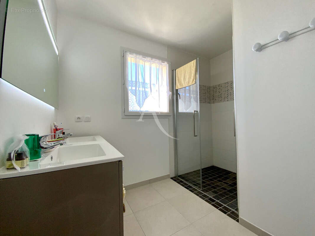 Maison à SAINT-SIMON-DE-BORDES