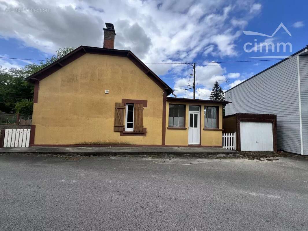 Maison à VILLEDIEU-LES-POELES