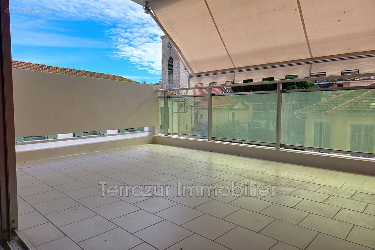 Appartement à VALLAURIS