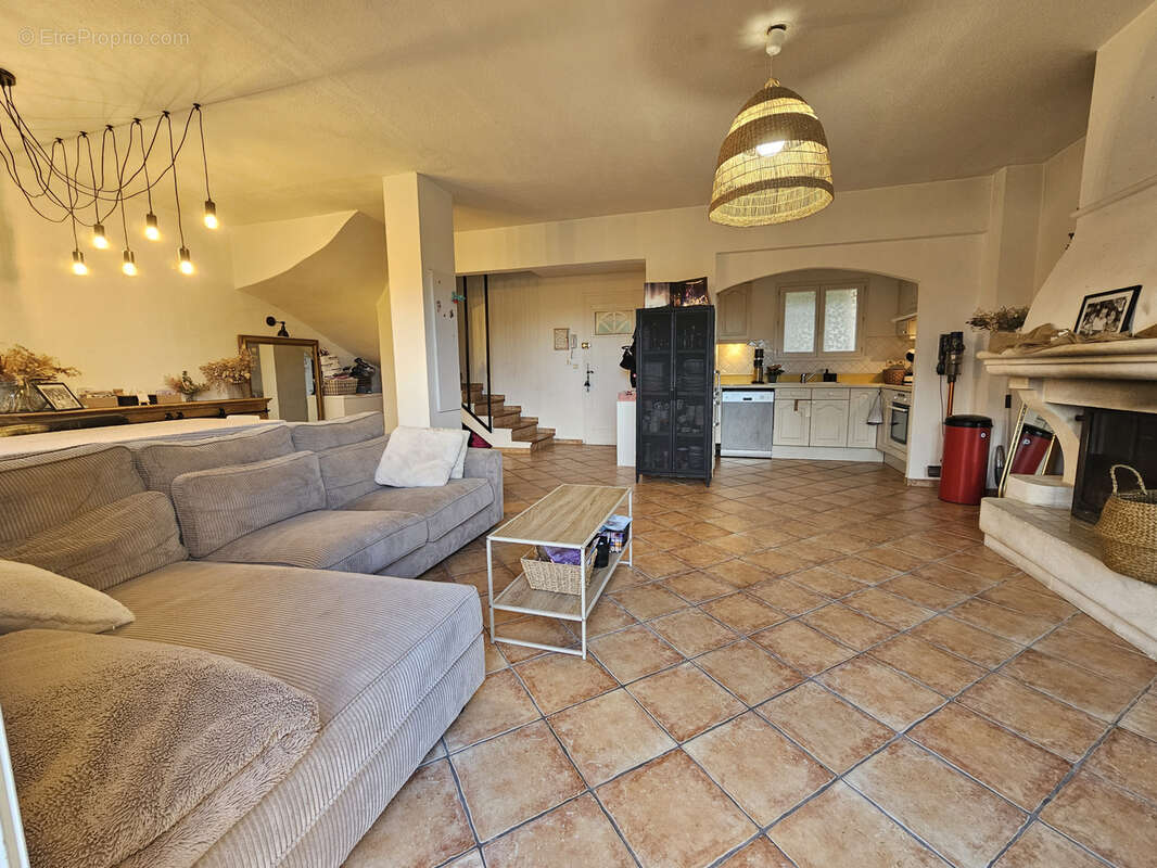 Maison à PLAN-DE-LA-TOUR